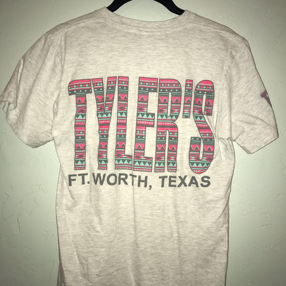 TYLER’S LIGHT HEATHER GRAY SHORT SLEEVE SHIRT !!